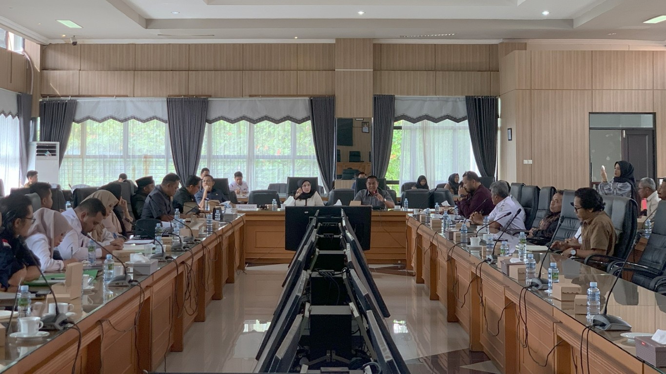 Read more about the article Tuntut Pemulihan Lingkungan, Warga Rantau Bakula Mengadukan PT.MMI ke DPRD Kalsel