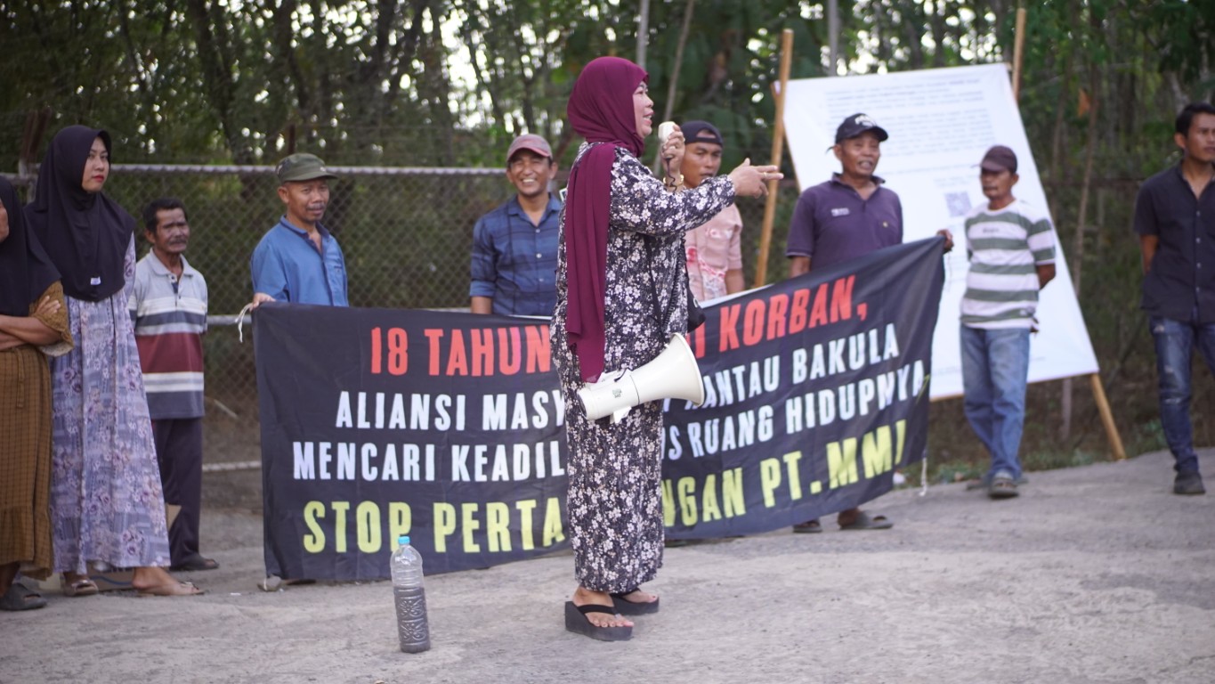 You are currently viewing Warga Rantau Bakula Gelar Aksi Damai dan Istigasah di Depan Gerbang PT MMI Menuntut Keadilan