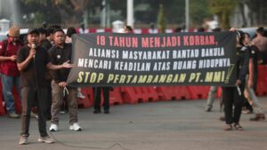 Read more about the article 18 Tahun Bertahan di Tengah Tambang PT MMI, Warga Rantau Bakula Datangi Jakarta Menuntut Keadilan Lingkungan